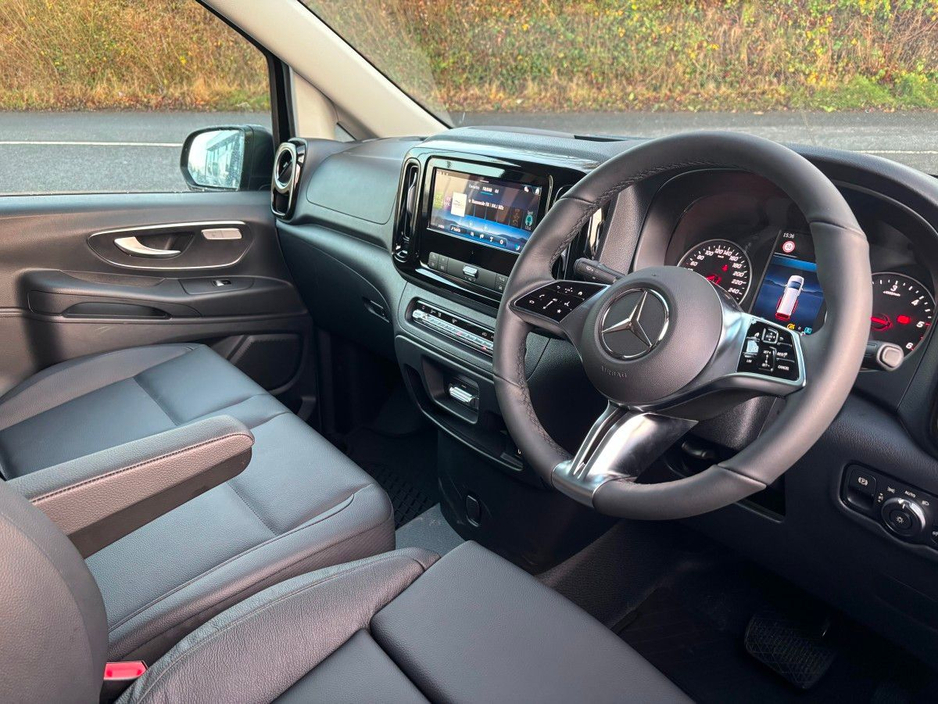 2026 Mercedes-Benz Vito SOLID REAR TAILGATE