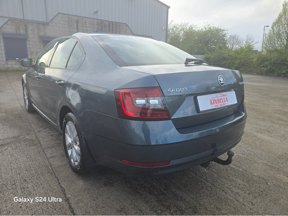 2018 Skoda Octavia - image 3