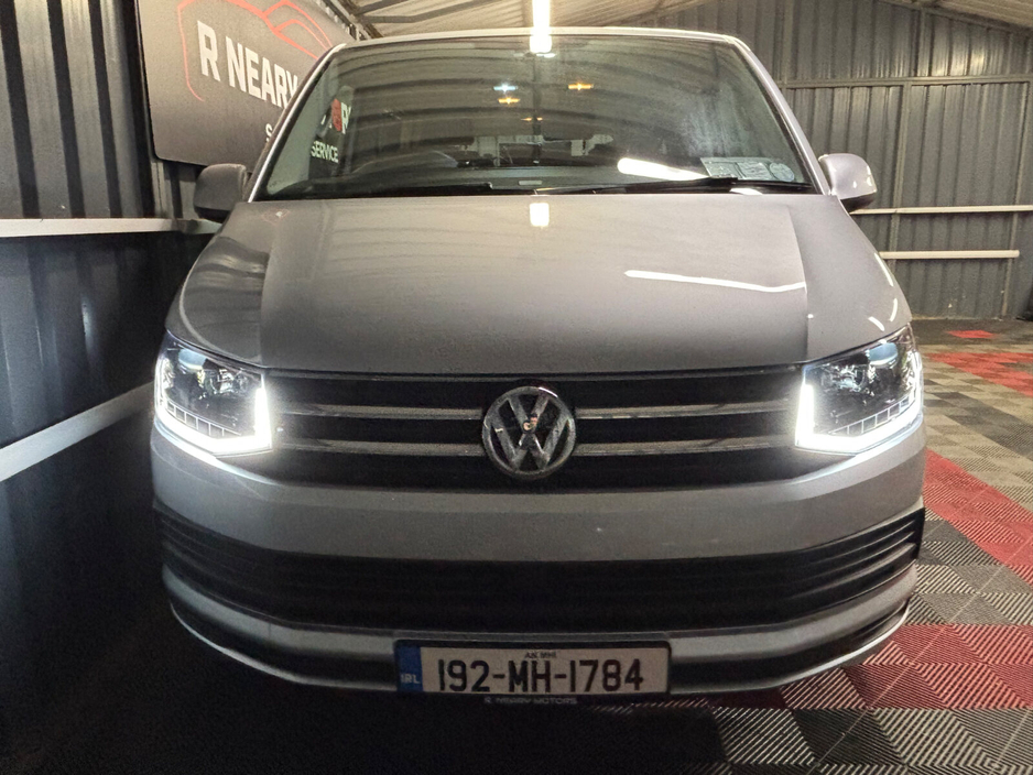 2019 Volkswagen Transporter Shuttle - image 7