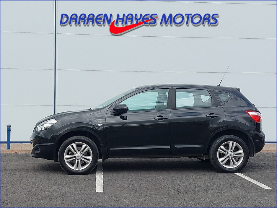 2012 Nissan Qashqai - image 4