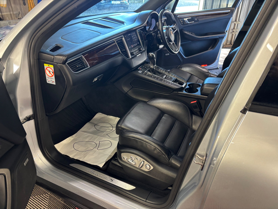 2017 Porsche Macan Macan S Diesel PDK €33,950