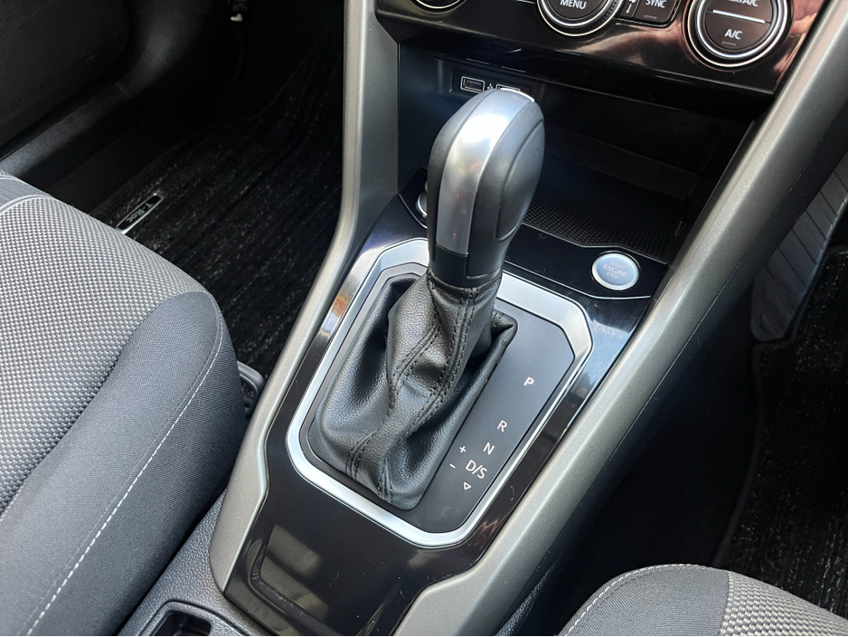 2021 Volkswagen T-Roc STYLE AUTOMATIC 2.0 DIESEL //LOW MILES//KEYLESS ENTRY//REVERSE CAMERA//ADAPTIVE CRUISE CONTROL//BLIND SPOT WARNING// €25,950