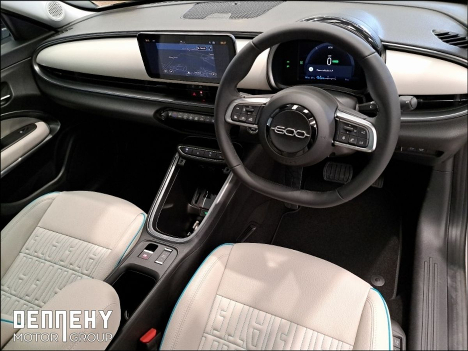 2025 Fiat 600 La Prima 54kWh €39,695