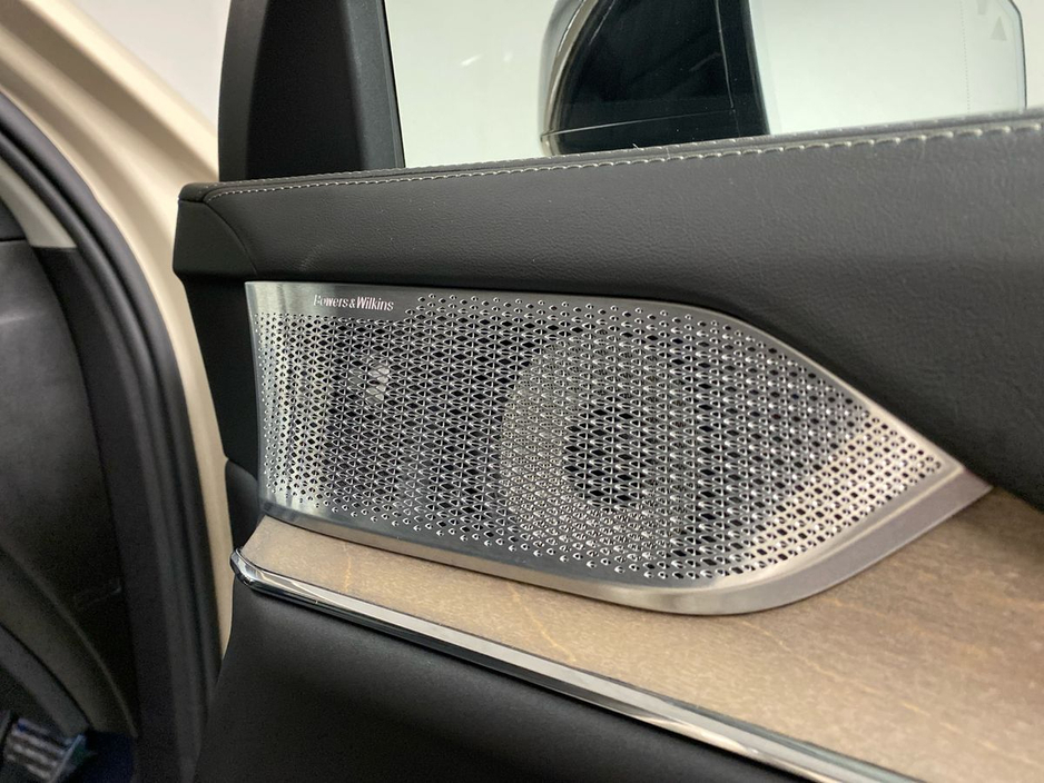 2026 Volvo EX90 - image 17