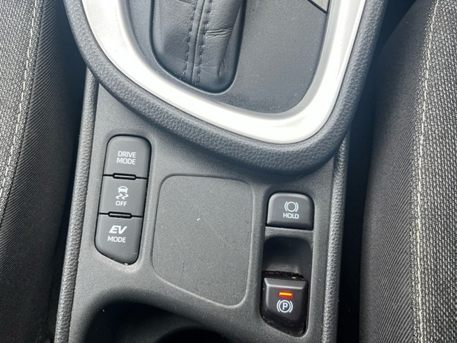 2022 Toyota Yaris Cross CR LUNA 4DR AUTO €22,888