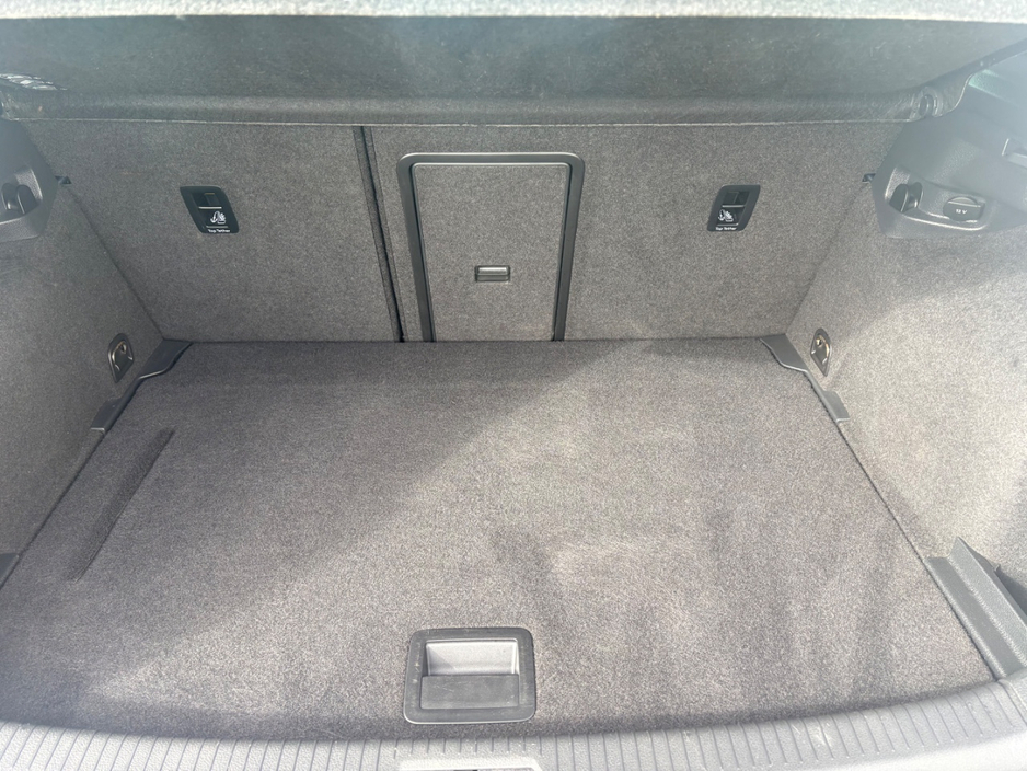 2016 Volkswagen Golf - image 25