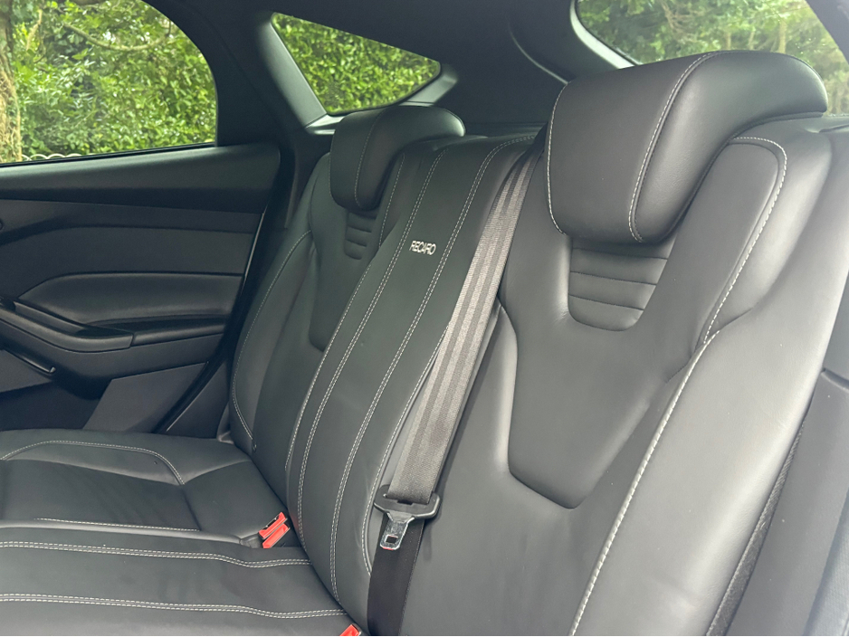 2015 Ford Focus 2.0 TDCI ST-3 185BHP 5DR €11,950