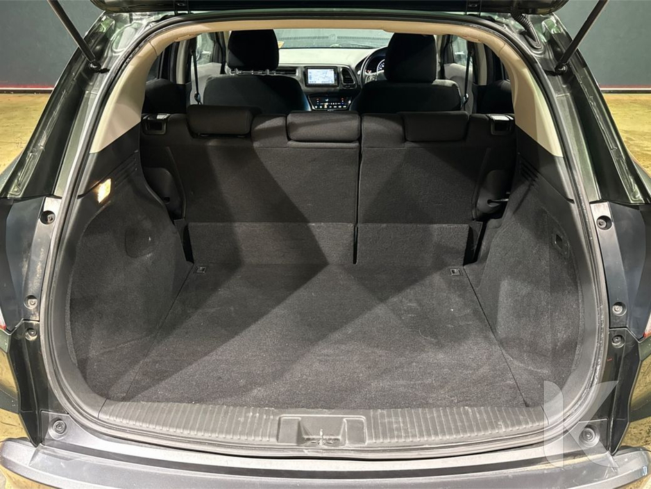 2017 Honda Vezel - image 22