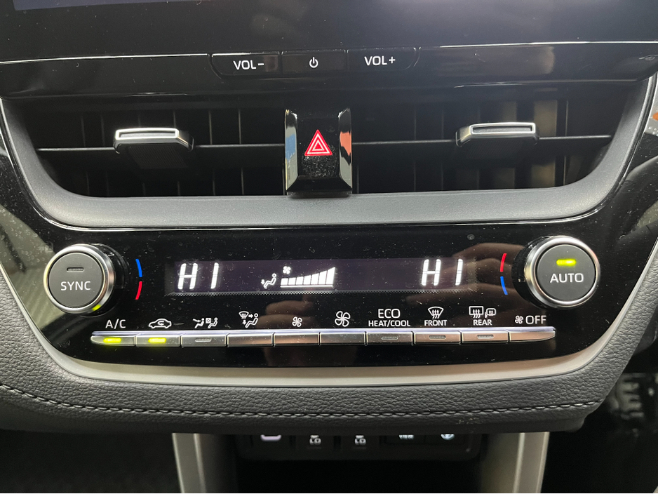 2024 Toyota Corolla - image 20