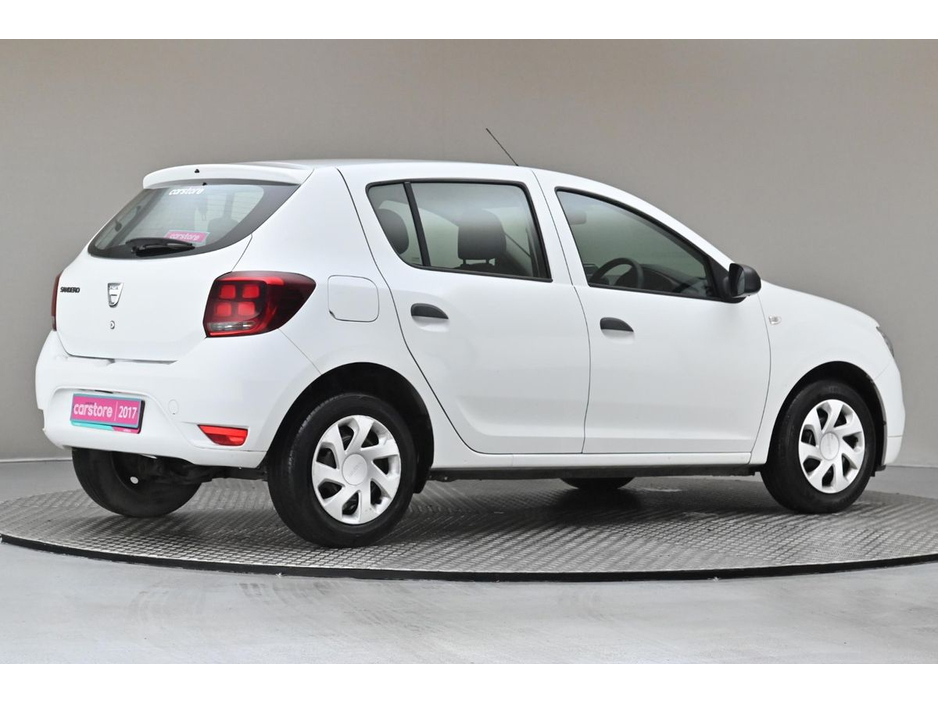 2017 Dacia Sandero - image 10