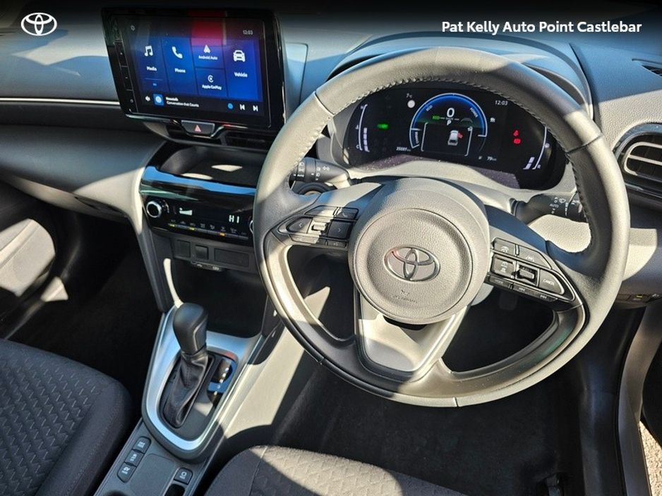 2025 Toyota Yaris Cross - image 9