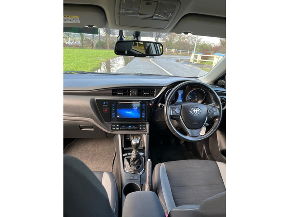2017 Toyota Auris 1.4 D-4D SOL 4DR €14,500