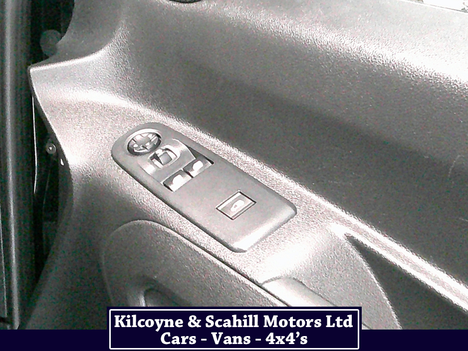 2021 Citroen Berlingo - image 19