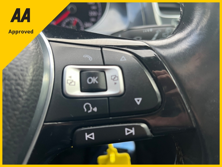 2017 Volkswagen Golf - image 16