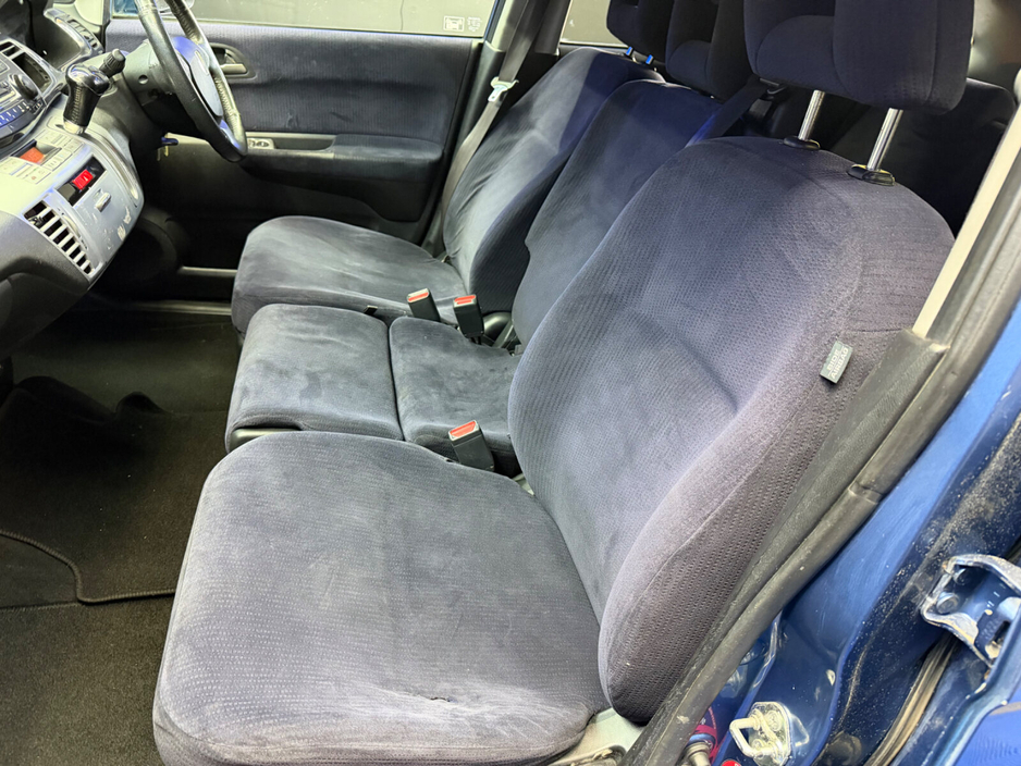 2009 Honda FR-V - image 19