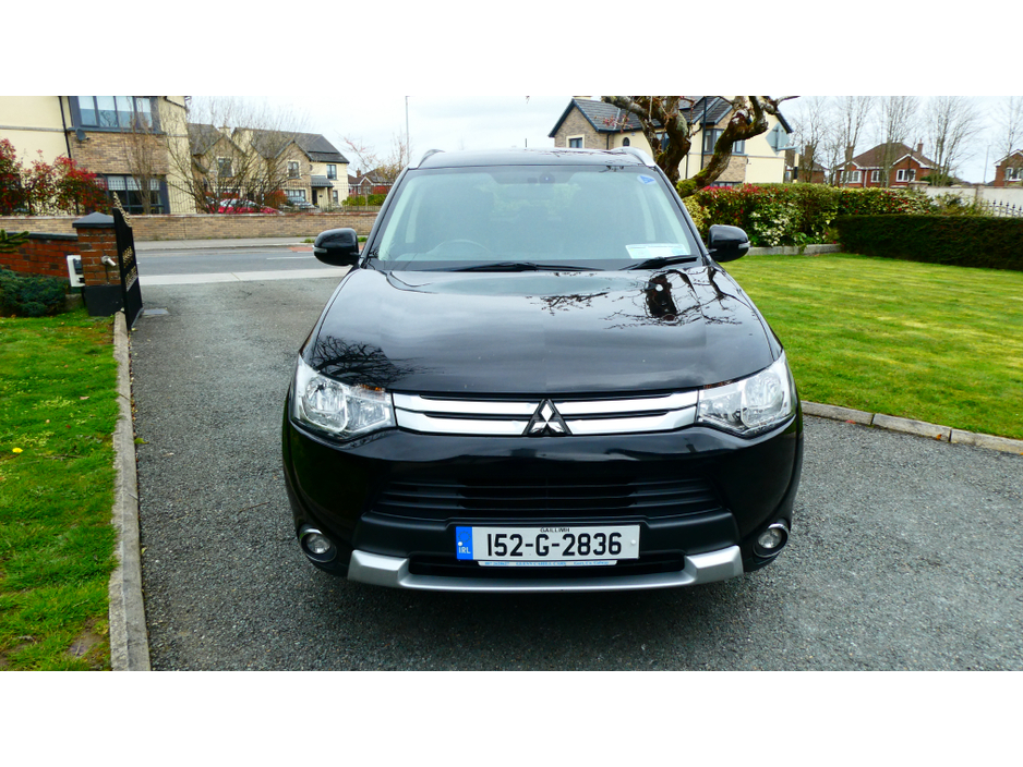 2015 Mitsubishi Outlander - image 3