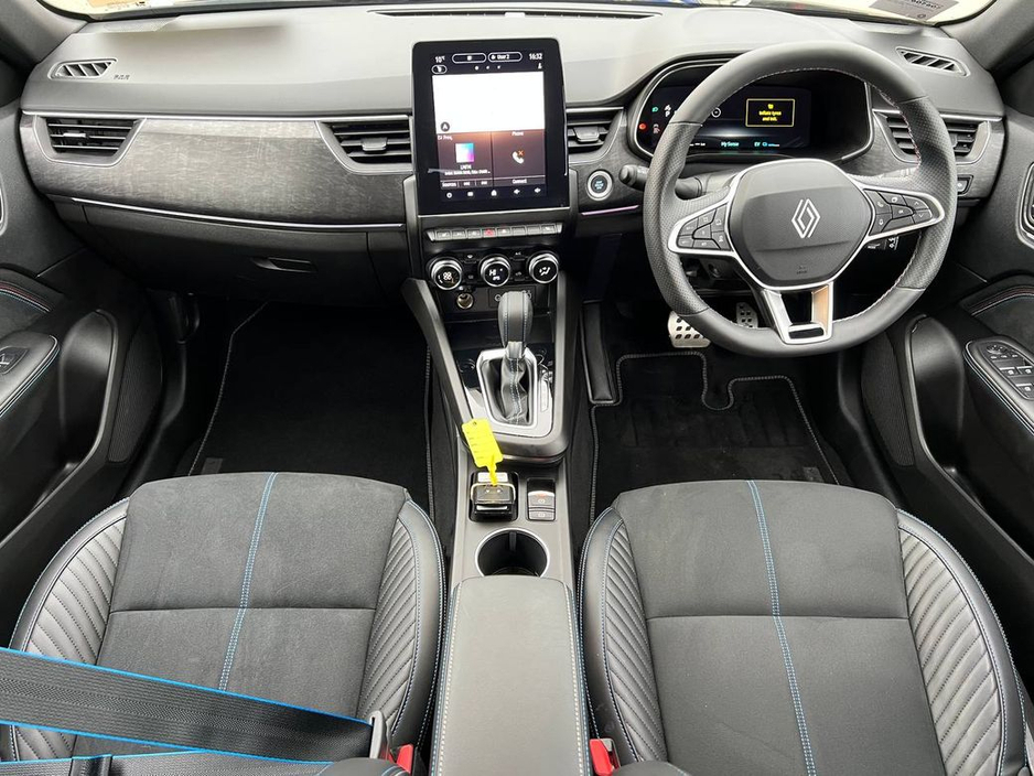 2025 Renault Arkana - image 10