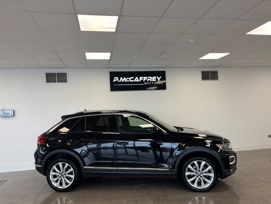 2022 Volkswagen T-Roc - image 5