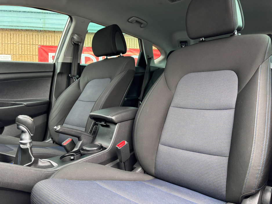 2016 Hyundai Tucson - image 13