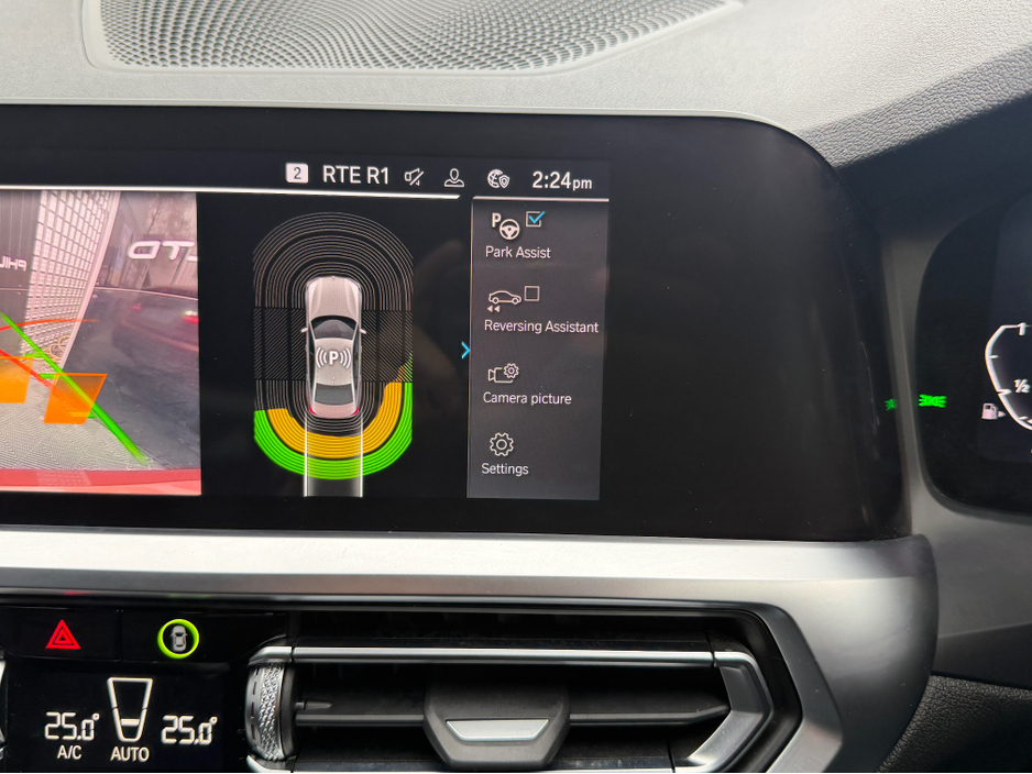 2020 BMW 3 Series - image 20