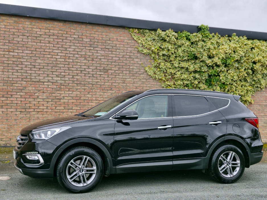 2017 Hyundai Santa Fe - image 5
