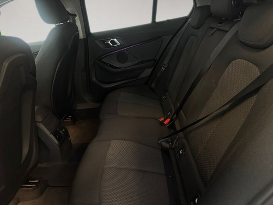 2020 BMW 1 Series - image 16