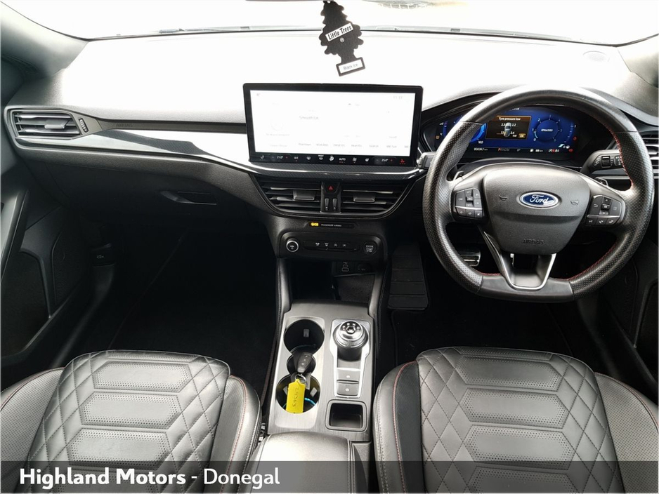 2022 Ford Focus - image 2