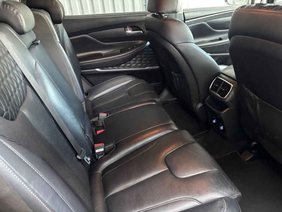 2020 Hyundai Santa Fe - image 8