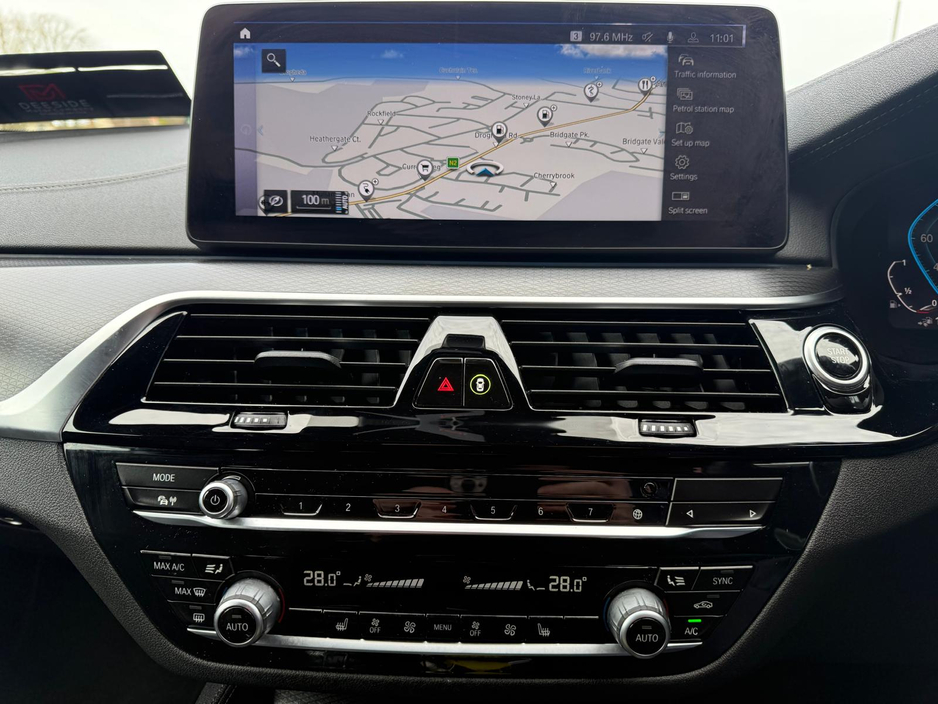 2021 BMW 5 Series - image 13