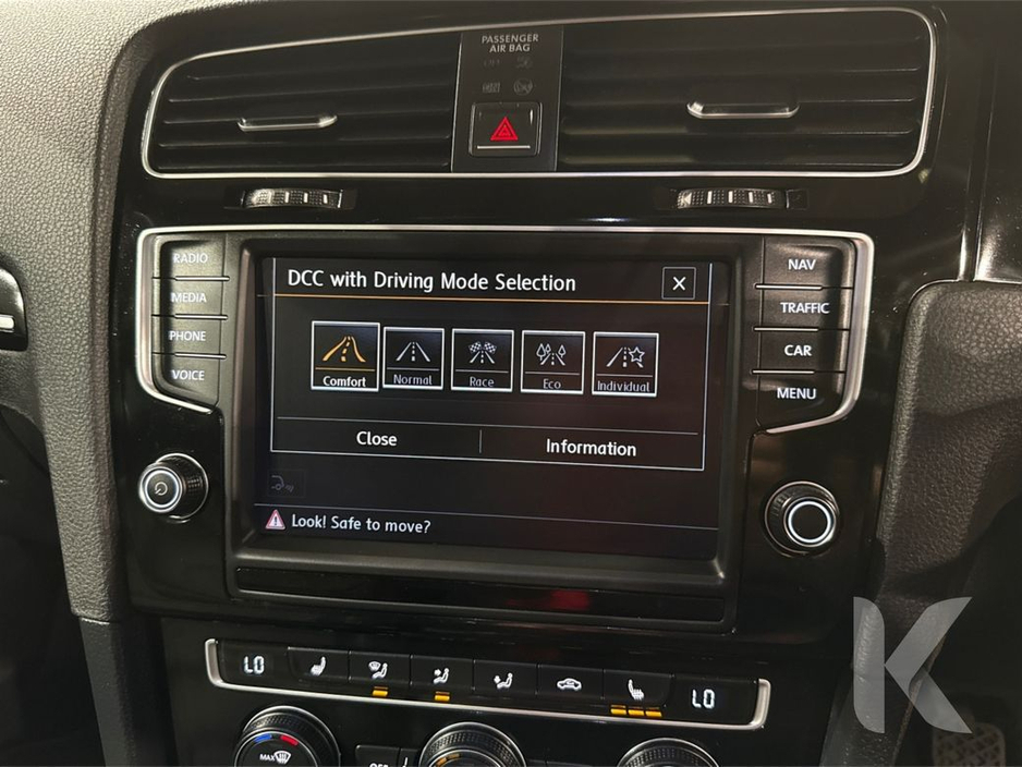 2015 Volkswagen Golf - image 31