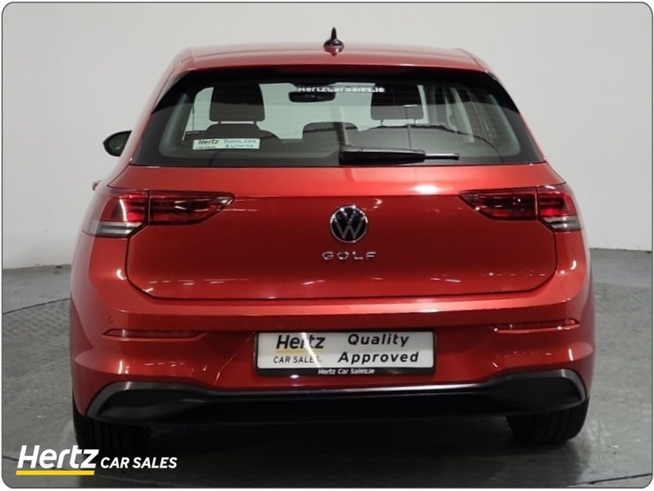 2024 Volkswagen Golf LIFE 110HP Petrol Manual €25,995