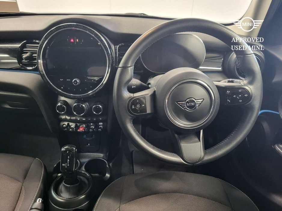 2024 MINI Hatch - image 4