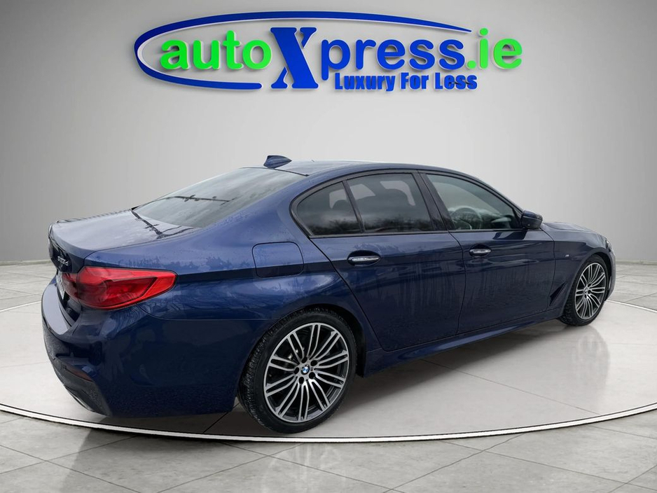 2017 BMW 5 Series - image 7