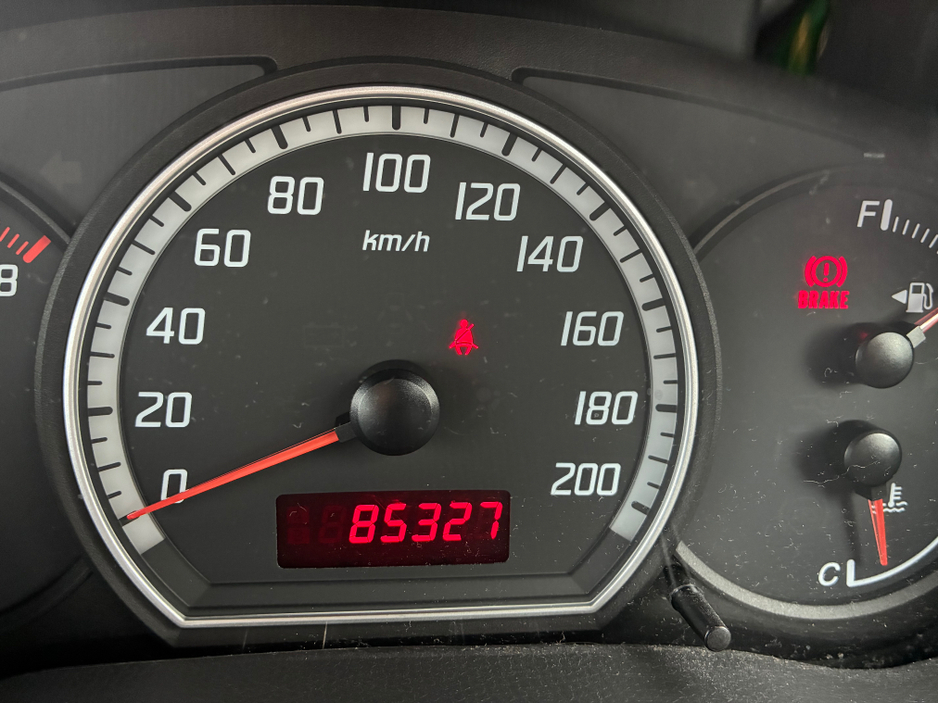 2007 Suzuki Swift - image 13