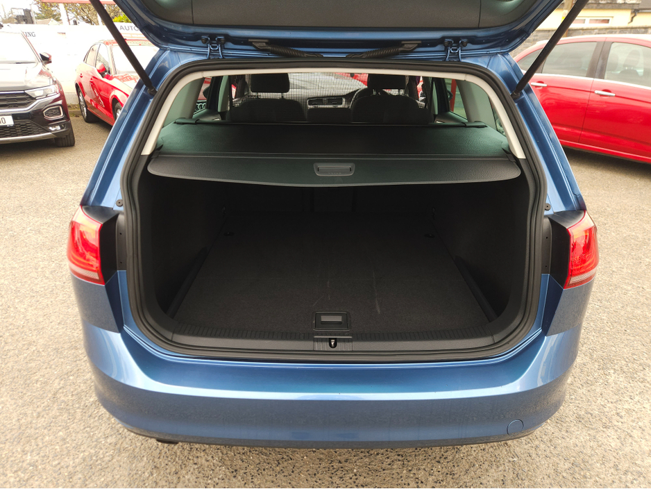 2014 Volkswagen Golf - image 4