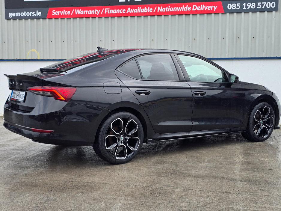 2022 Skoda Octavia - image 6