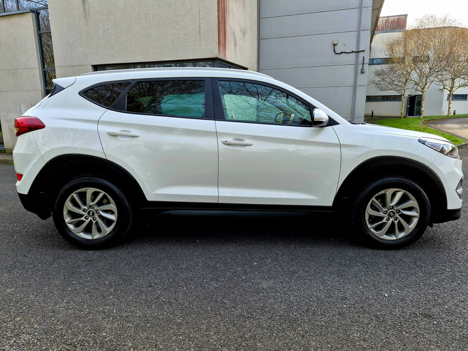 2018 Hyundai Tucson - image 2