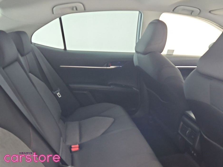2019 Toyota Camry - image 10