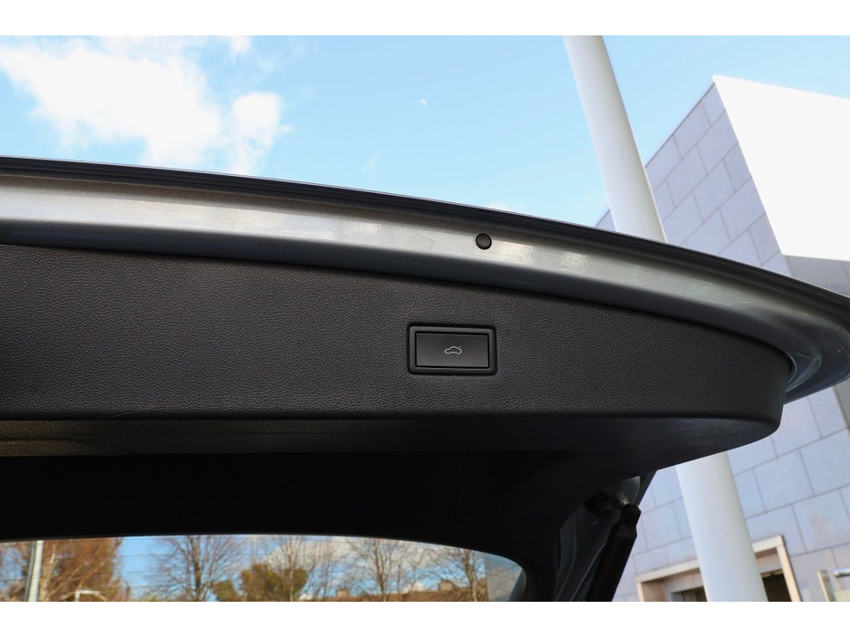 2021 Volkswagen Tiguan - image 7