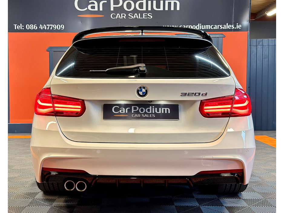 2016 BMW 3 Series - image 18