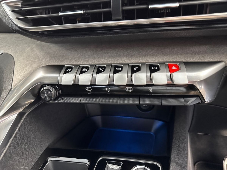 2024 Peugeot 5008 - image 17