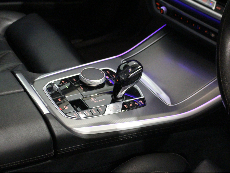 2020 BMW X5 - image 27