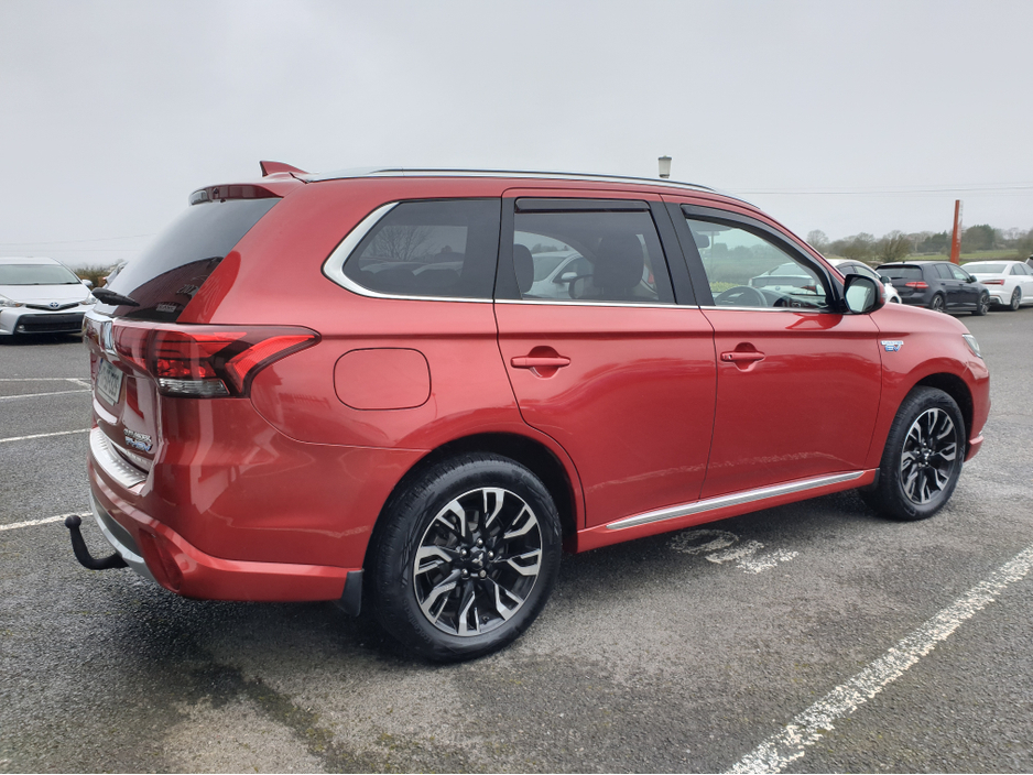 2017 Mitsubishi Outlander - image 5