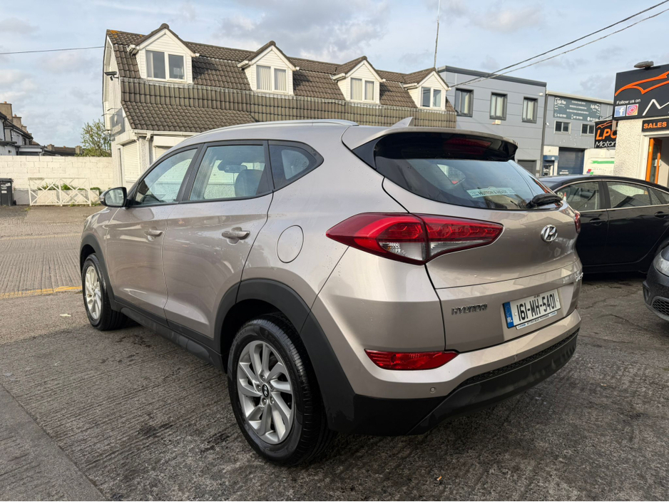 2016 Hyundai Tucson - image 4