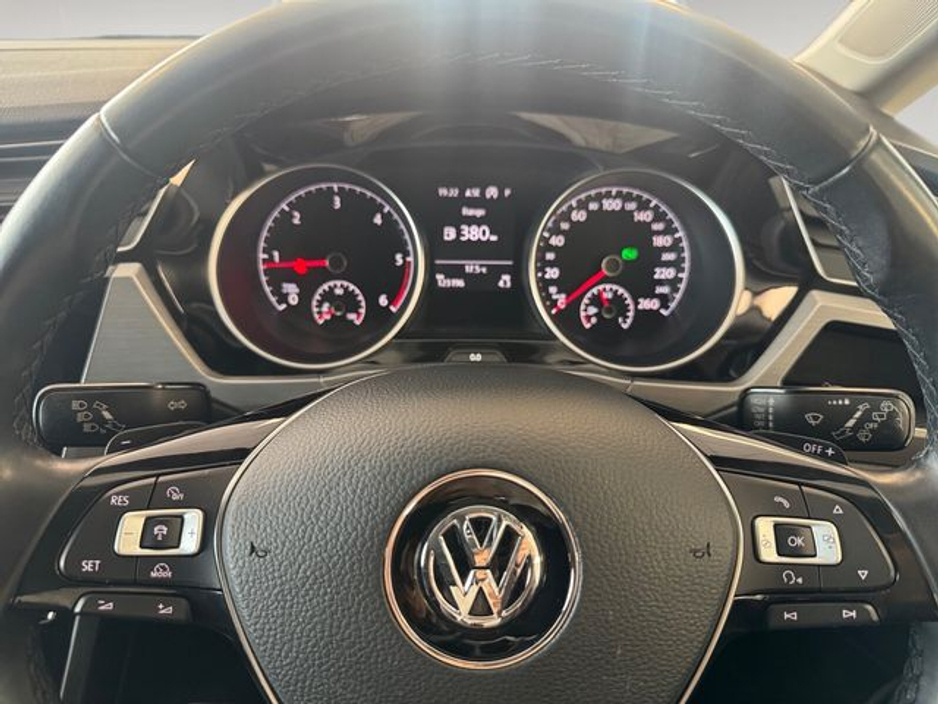 2018 Volkswagen Touran - image 13