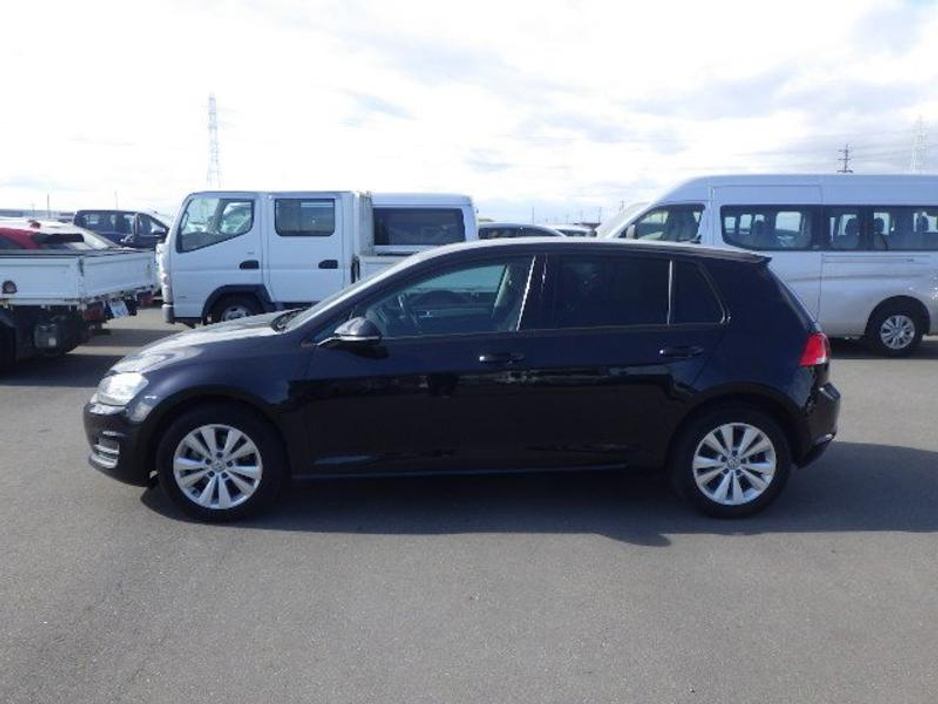 2016 Volkswagen Golf - image 3