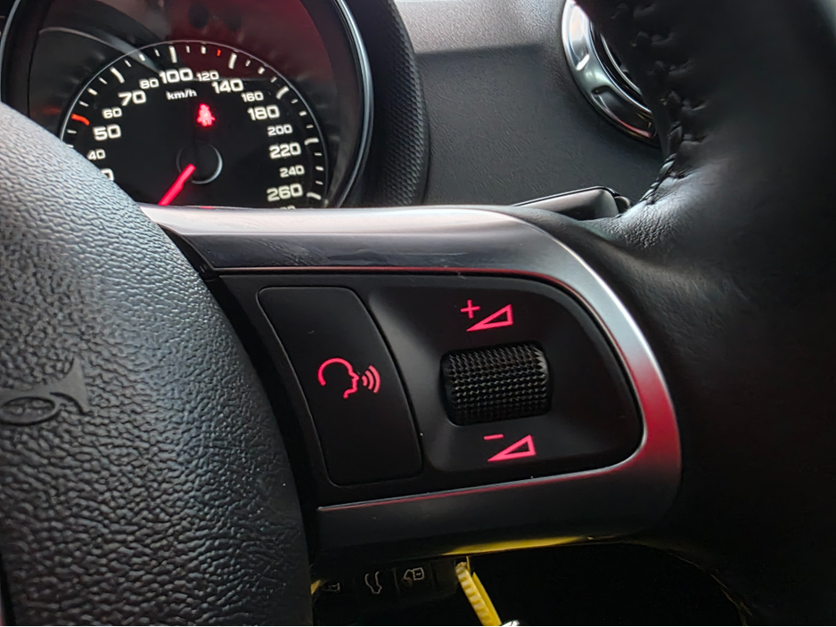 2012 Audi TT - image 19