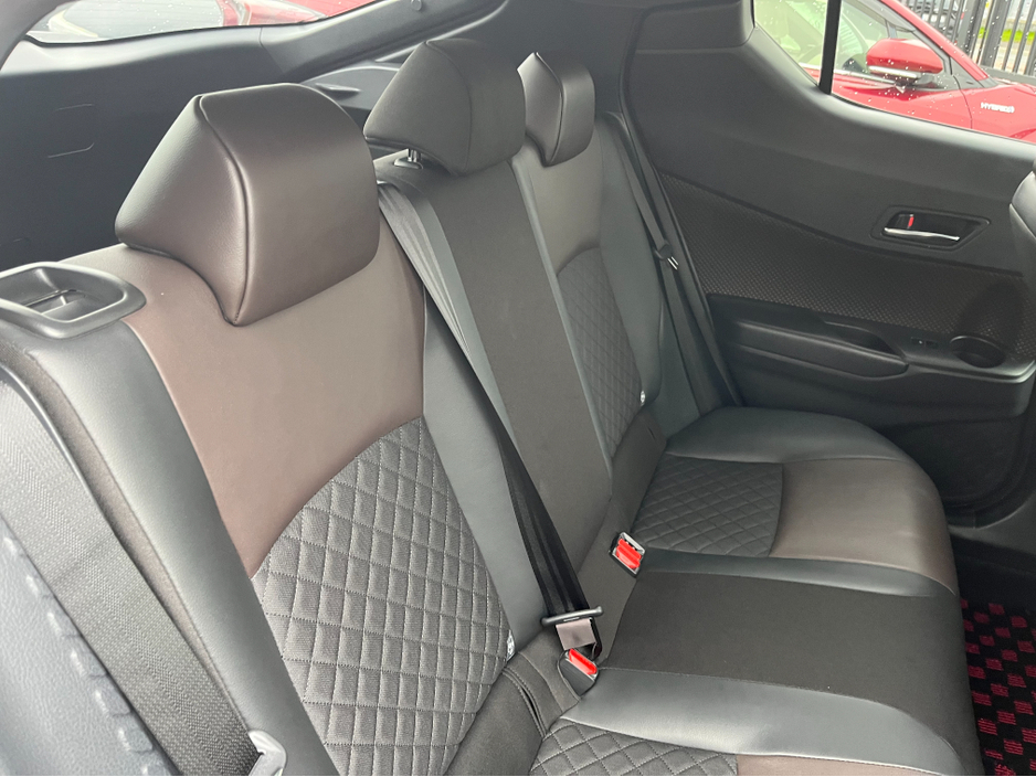 2019 Toyota C-HR - image 10