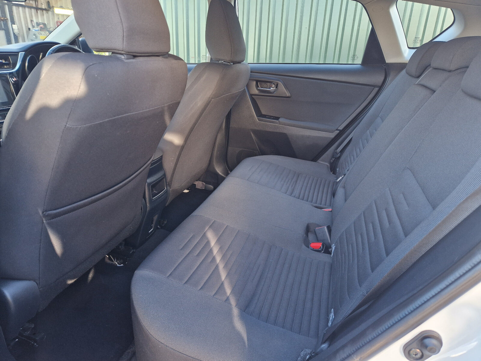 2016 Toyota Auris - image 17
