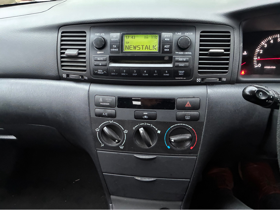 2005 Toyota Corolla - image 16